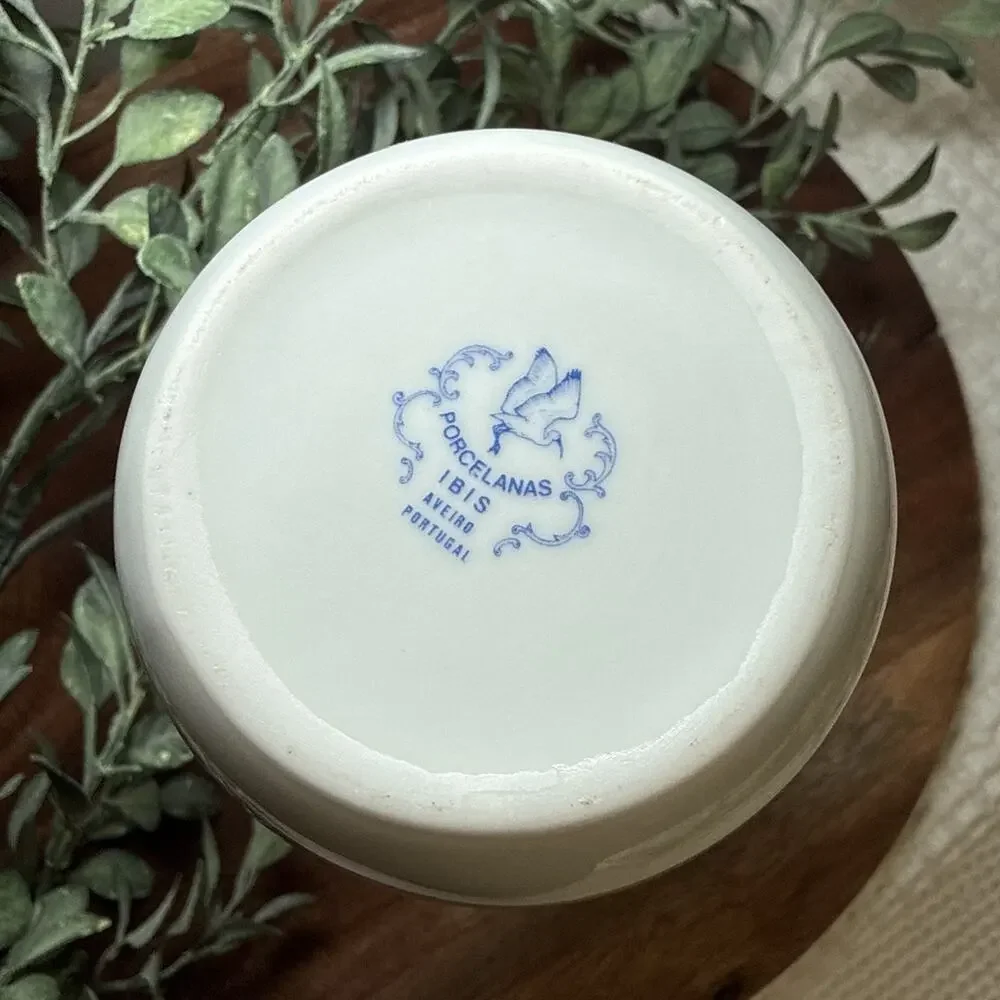Vintage Porcelanas Ibis Portugal Blue White Scrollwork Porcelain Bud Vase 7.5”